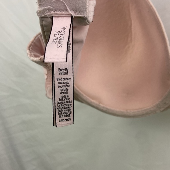 Body By Victoria’s Secret 34D Bra Lined Perfect Coverage Light Pink Lace - Picture 14 of 15